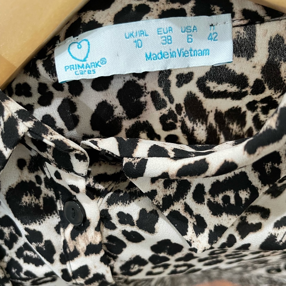 Leopard Button down shirt - Picture 4 of 5